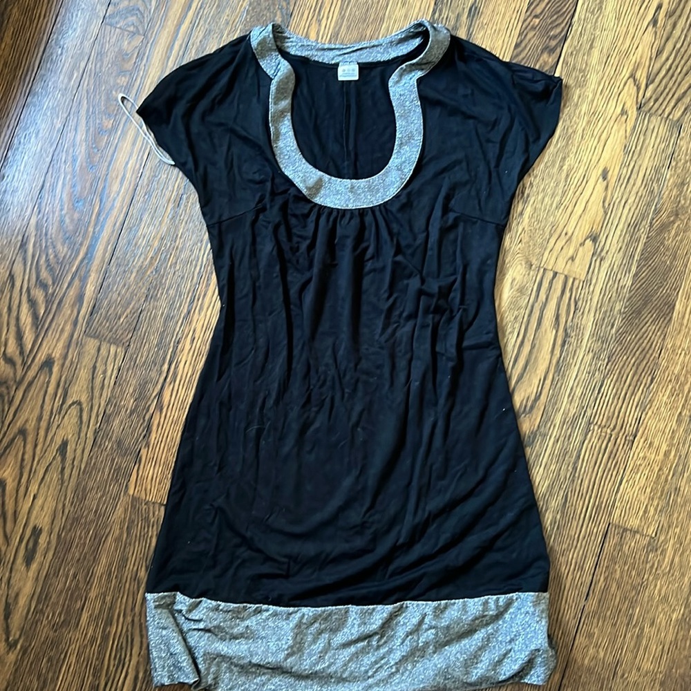 Women’s Black and Silver 3 dots jersey dress